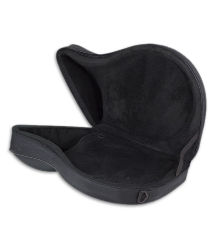 Photo of the interior of the Case Ortolá model 8140/759 for French Horn