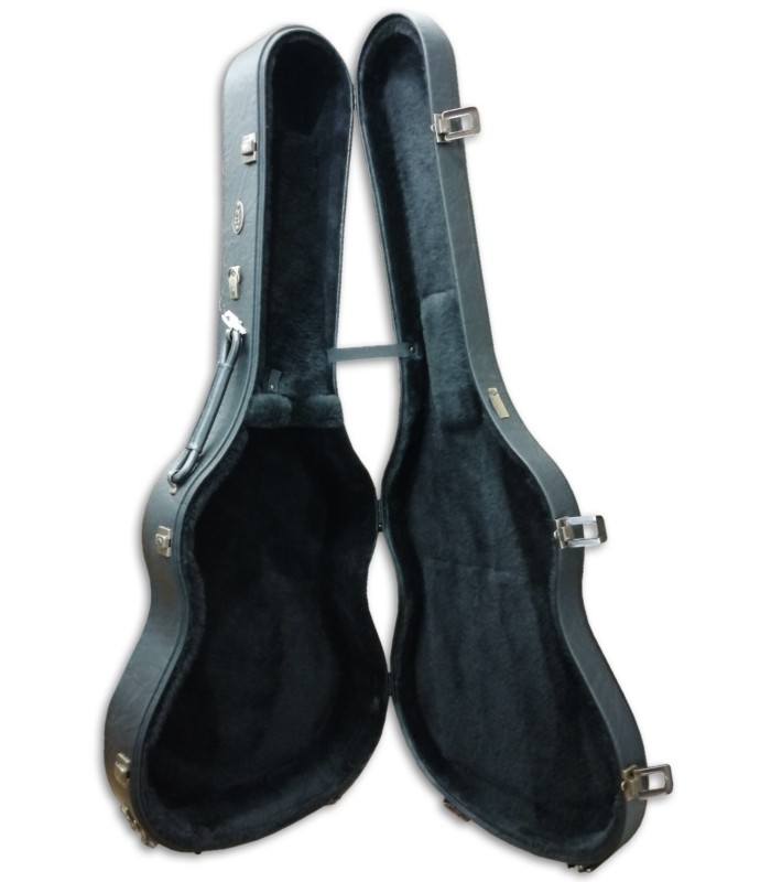 Photo of the Case Alhambra model 9557's interior