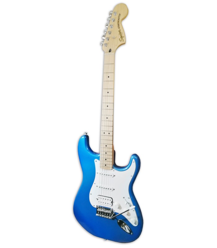 Photo of the guitar that comes in the pack Fender Squier model Aff Strat HSS LPB amplifier 15G accessor