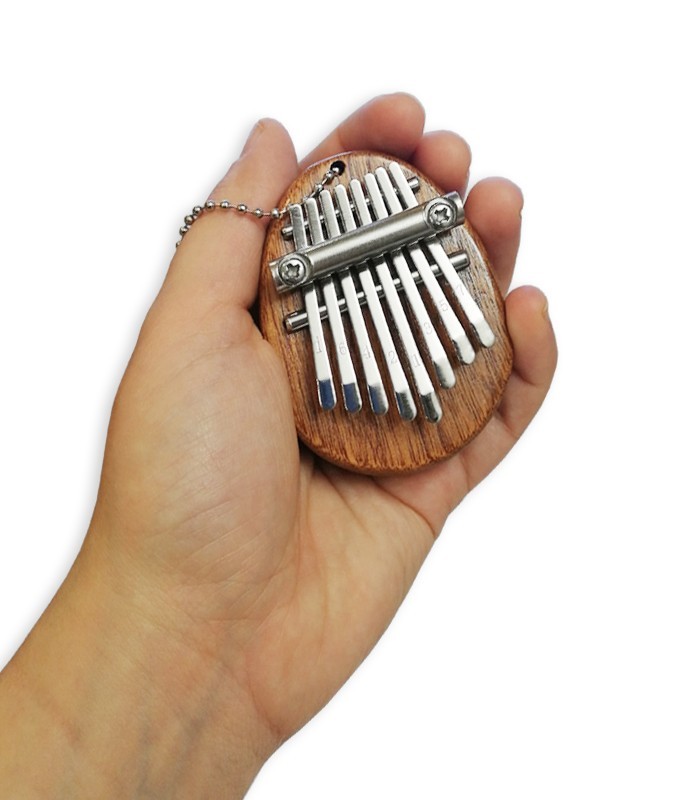 Kalimba Gewa model F835530 on a hand