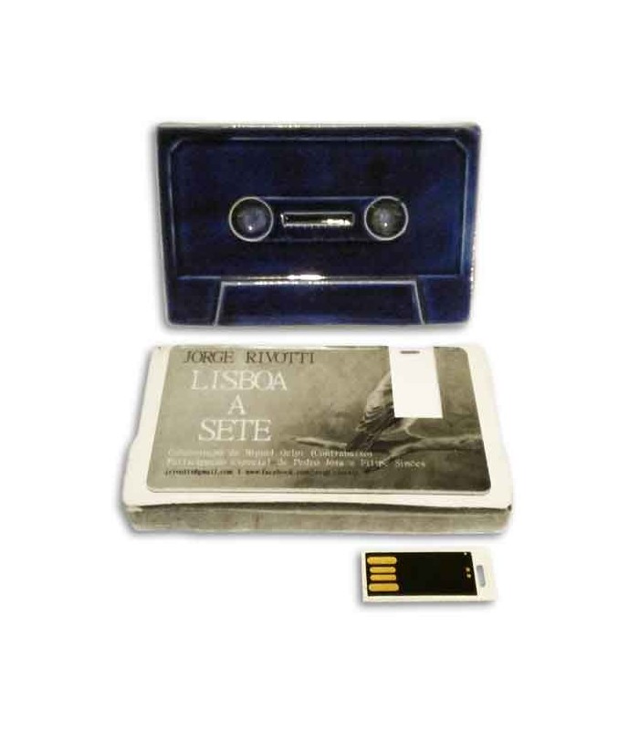 Photo of package of album Lisboa a Sete with pen drive